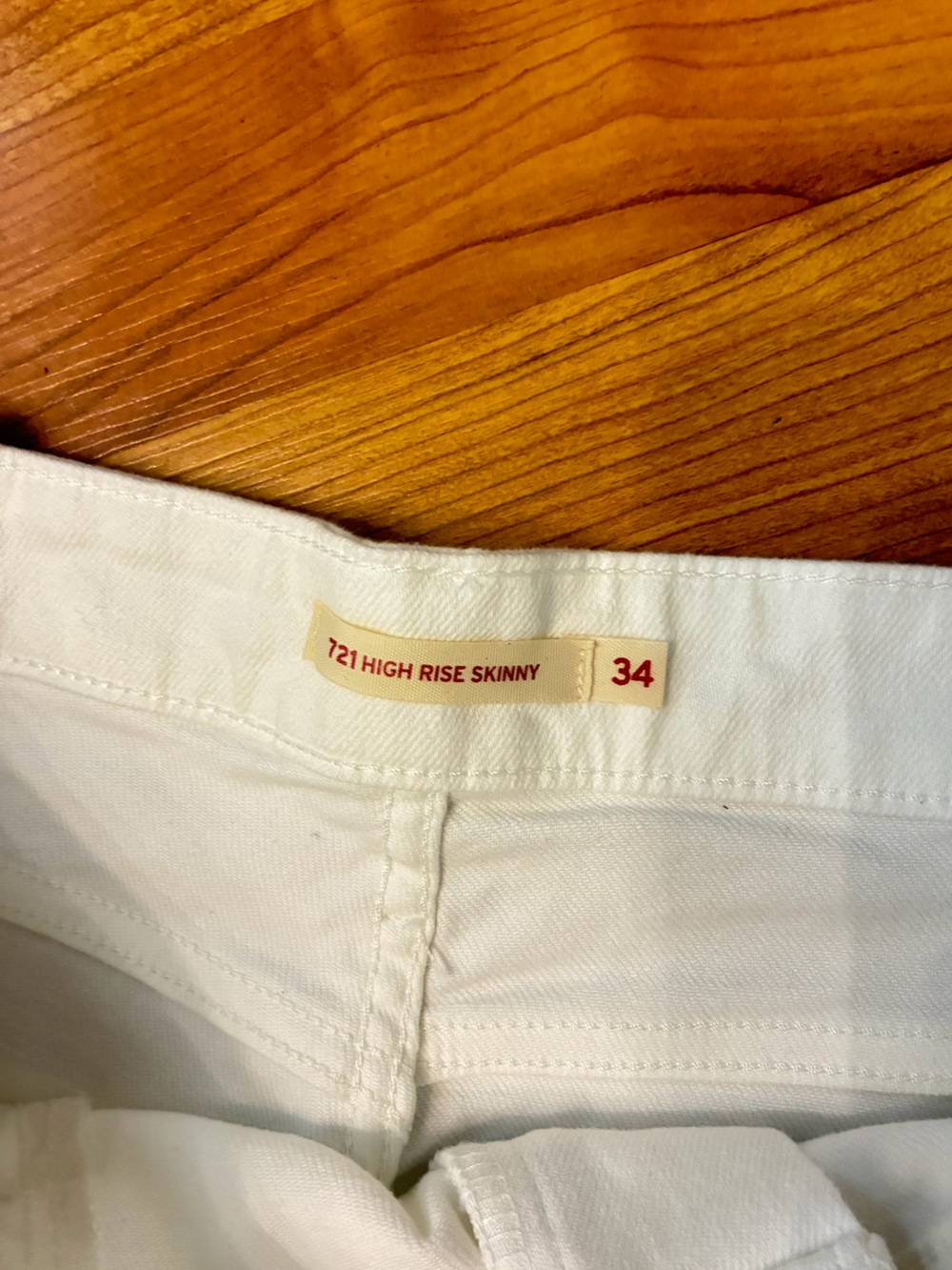 Levi’s 721 High Rise Skinny White Jeans Women’s Size 34 NWT Stretch Denim - Picture 3 of 5